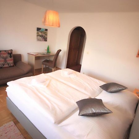 Hotel Pension Eichenhof Ried im Zillertal Zewnętrze zdjęcie