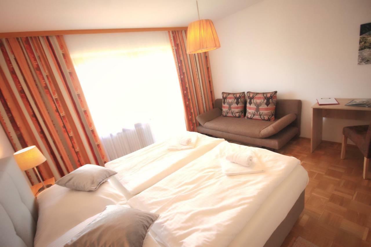 Hotel Pension Eichenhof Ried im Zillertal Zewnętrze zdjęcie